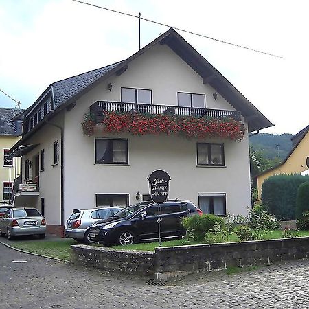 Mosel-Gastehaus Kirch Ξενοδοχείο Ernst Εξωτερικό φωτογραφία